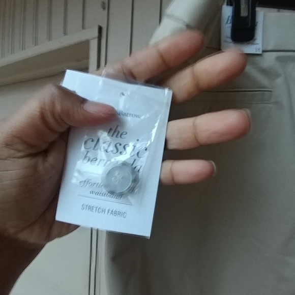 THIS LISTING HAS NOT BEEN SOLD. COPY - Croft & Barrow shorts - Picture 4 of 7